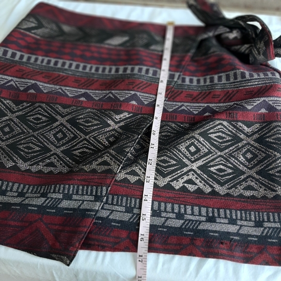 Express aztec jacquard mini skirt size 12 - Picture 5 of 6